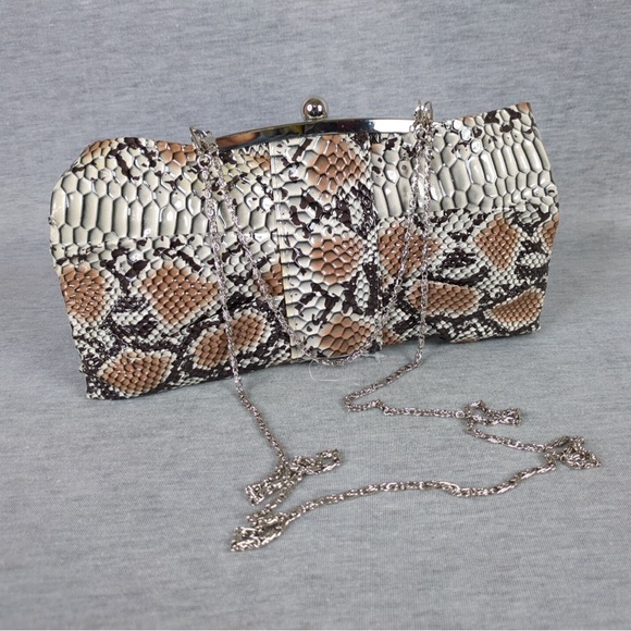 🎉 3/$20 👯‍♀️Host Pick⚡️Two Pieces of Snakeskin Print Clutch/Small Purse - Picture 2 of 10